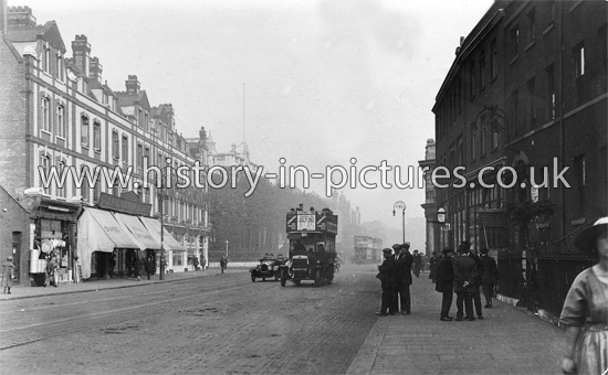 Mare Street, Hackney, London. c.1915.